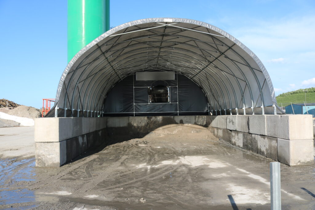 Tälthall 8 x 10 m hos Ragn-Sells